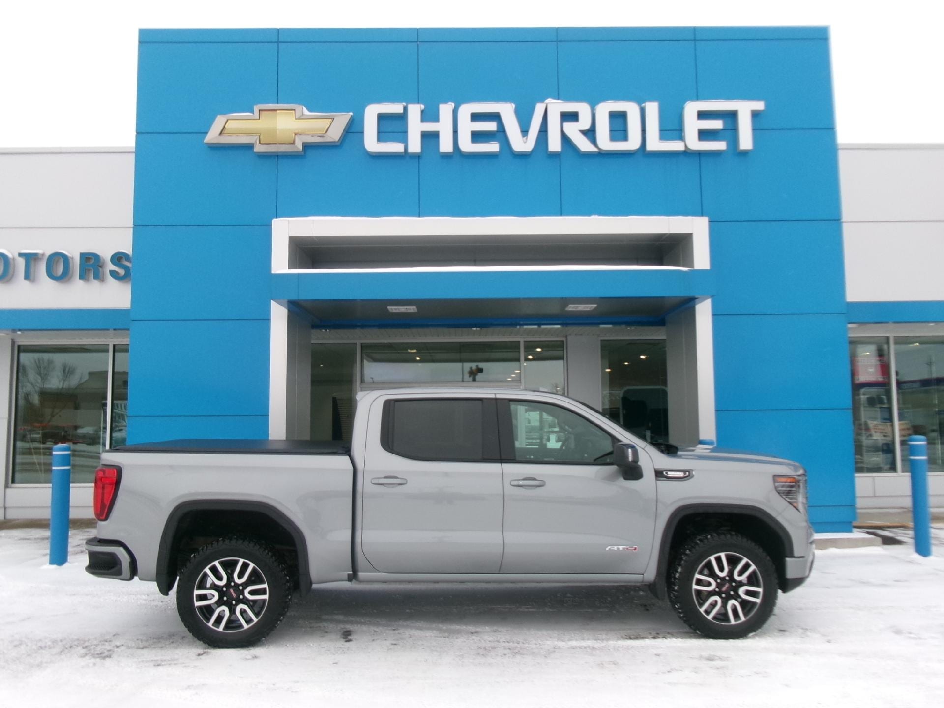 2023 GMC Sierra 4WD Crew Cab Short Box AT4's photo