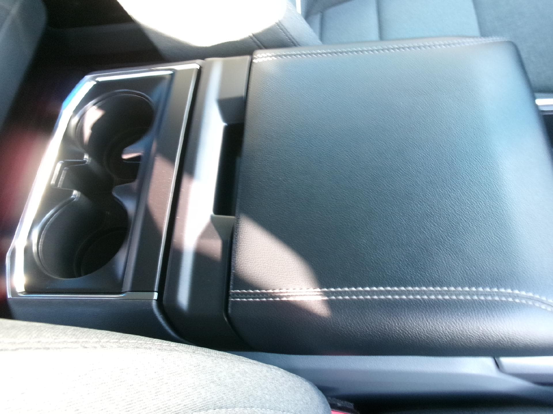 2025 Ford F-150 XLT - Photo 25