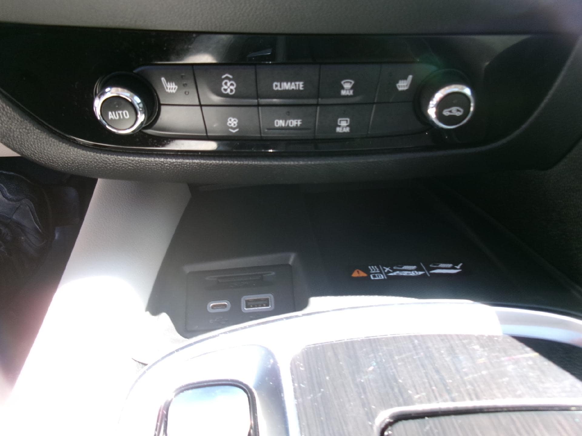 2023 Buick Enclave Essence - Photo 12