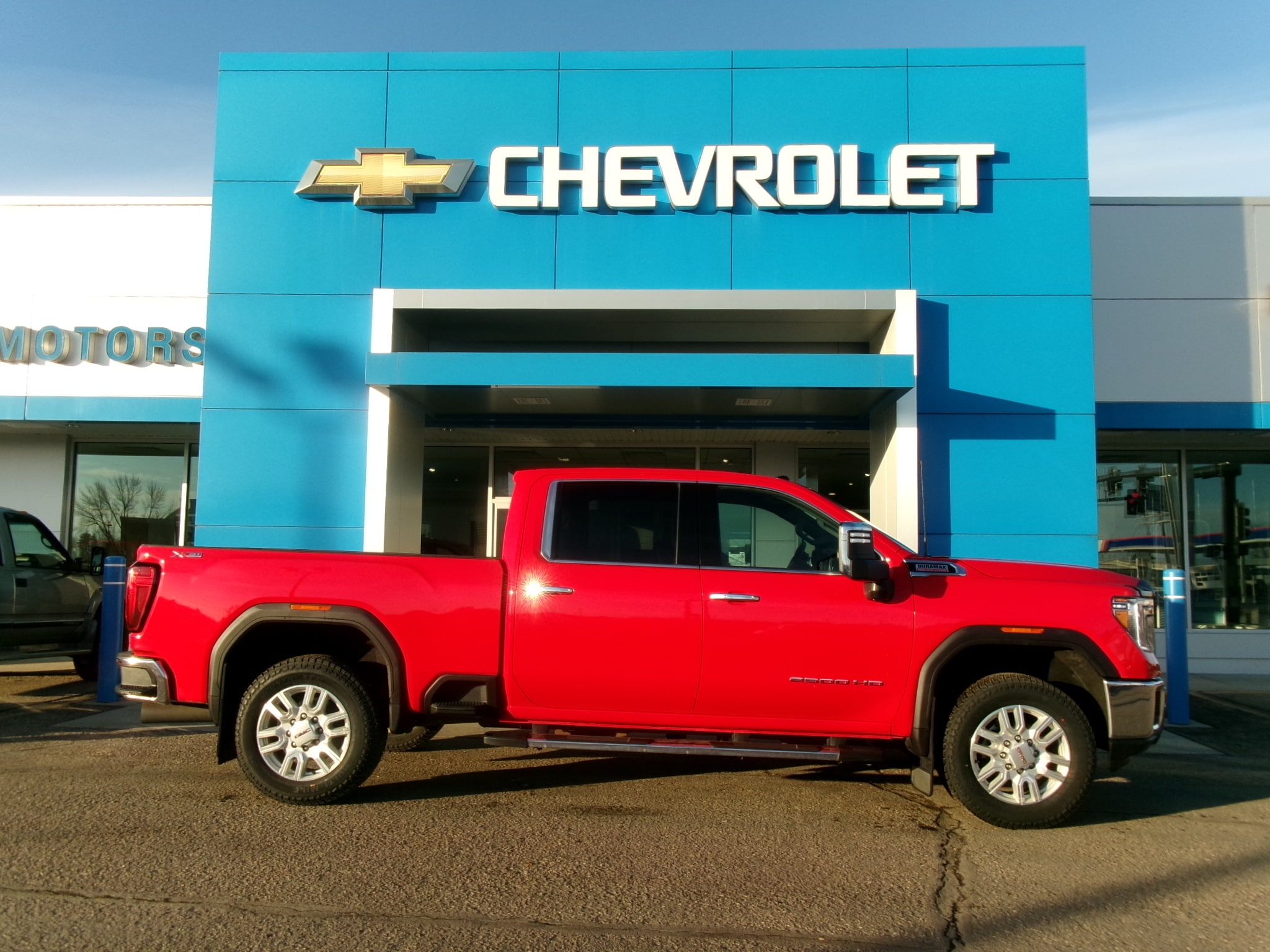 2022 GMC Sierra 4WD Crew Cab Standard Box SLT's photo