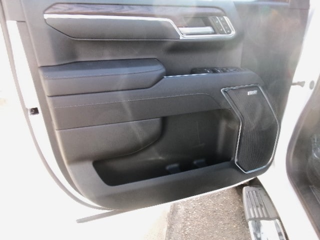2026 GMC Sierra 1500 SLT - Photo 17