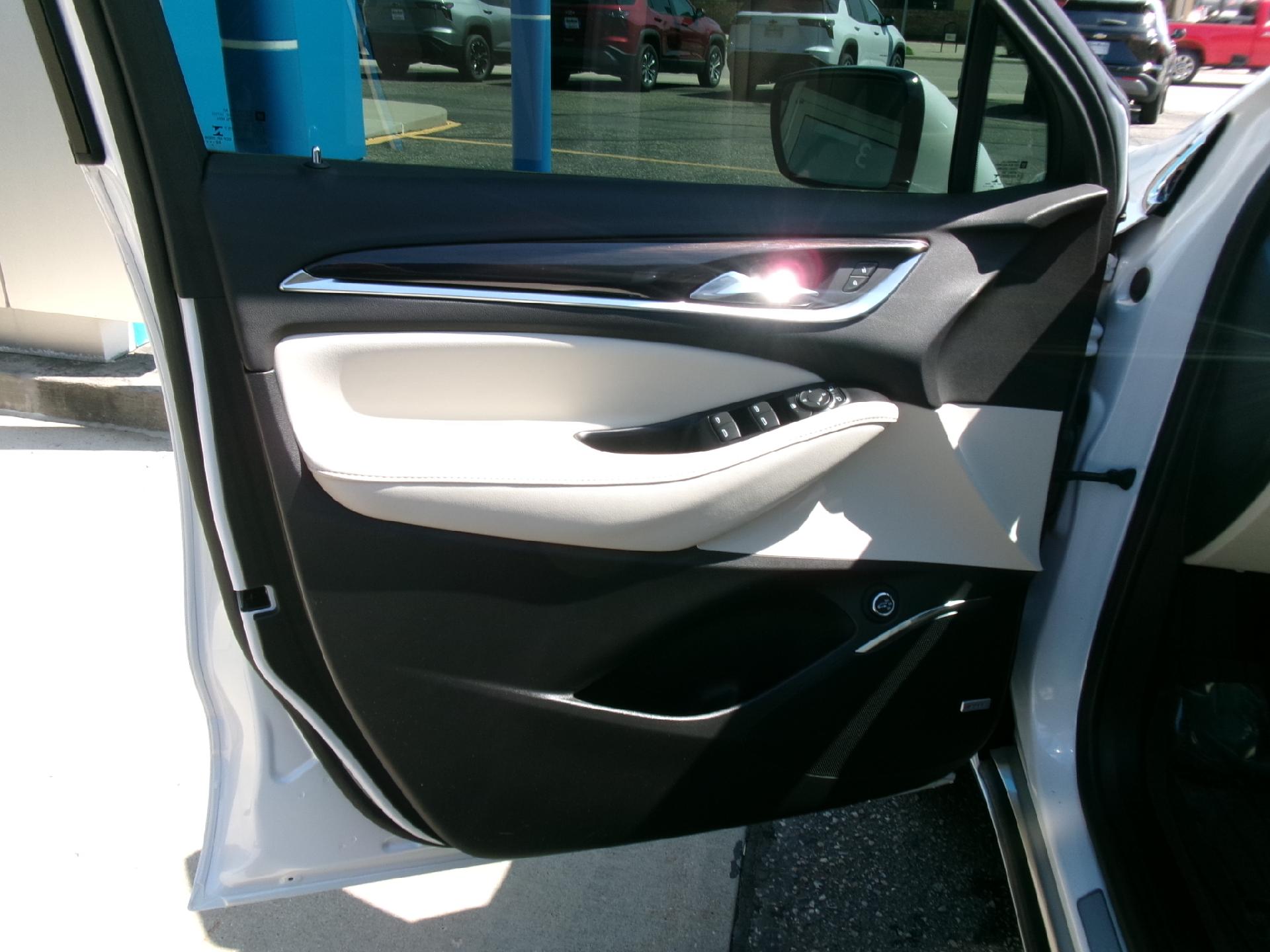 2023 Buick Enclave Essence - Photo 17