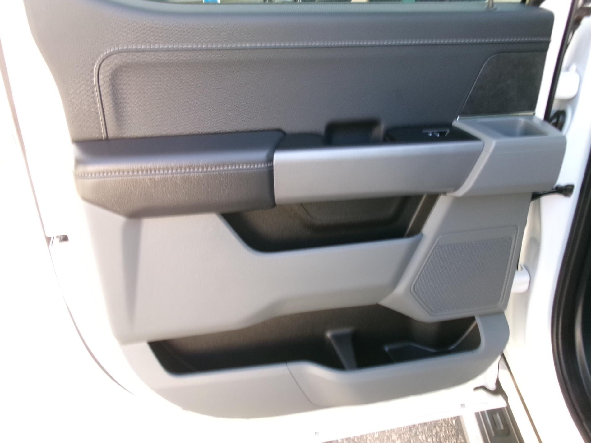 2025 Ford F-150 XLT - Photo 27