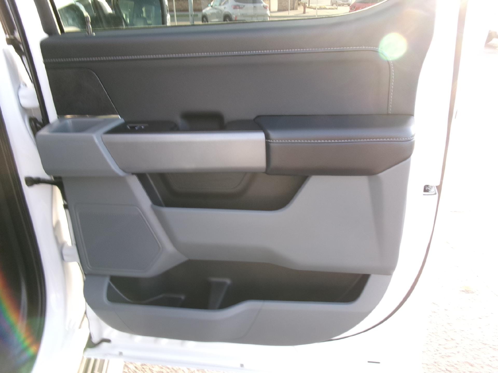 2025 Ford F-150 XLT - Photo 28
