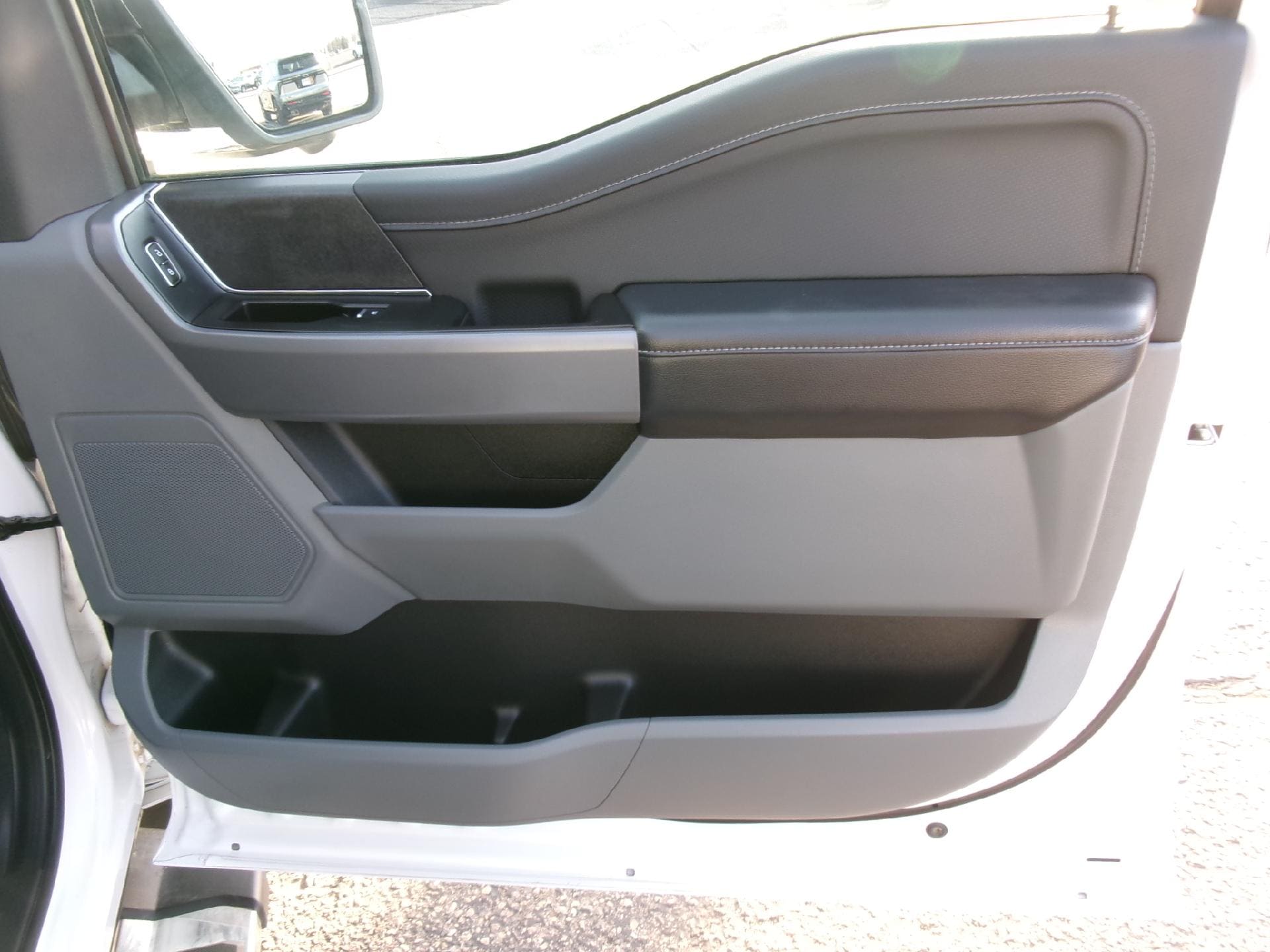 2025 Ford F-150 XLT - Photo 21