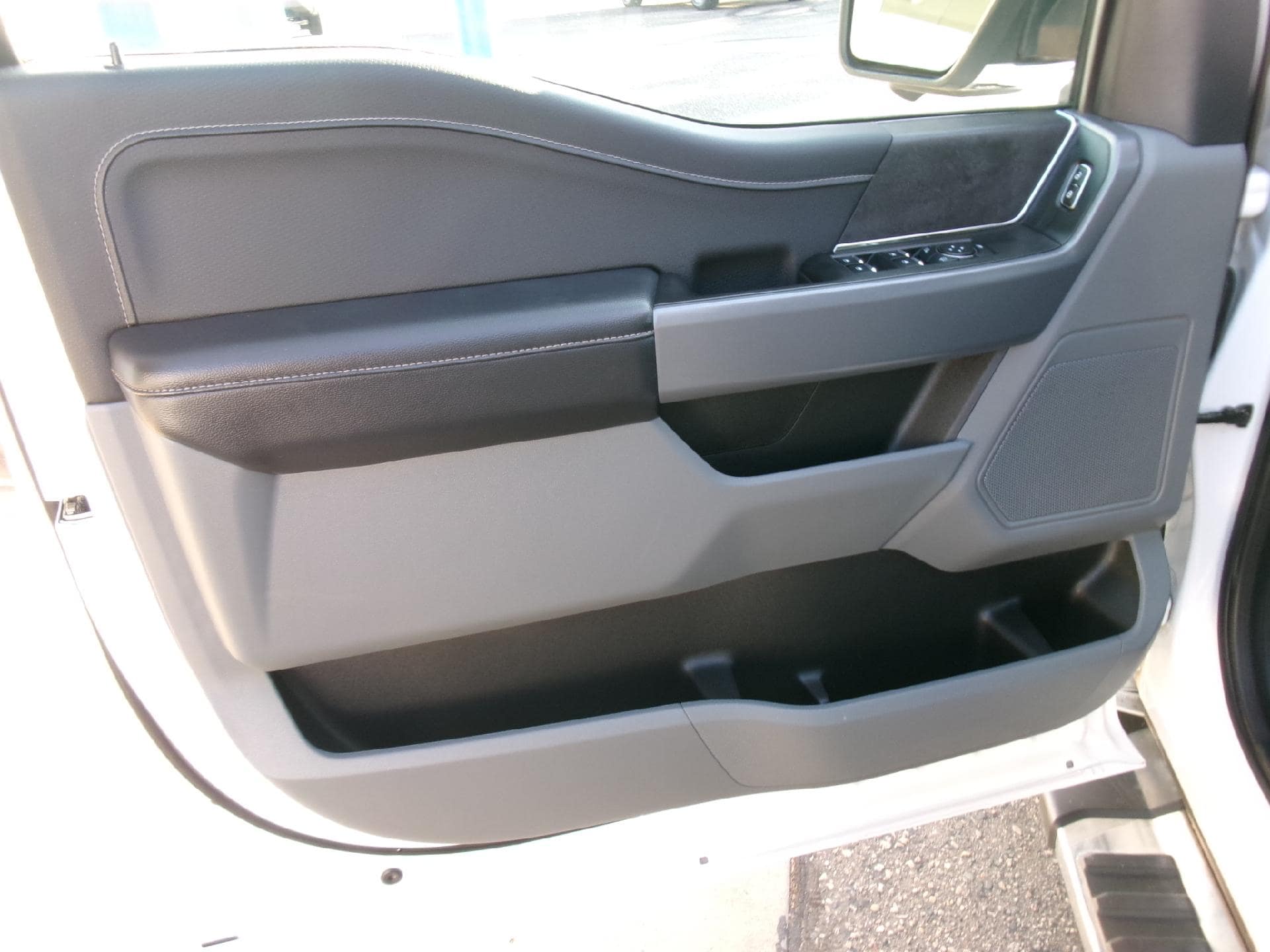 2025 Ford F-150 XLT - Photo 20