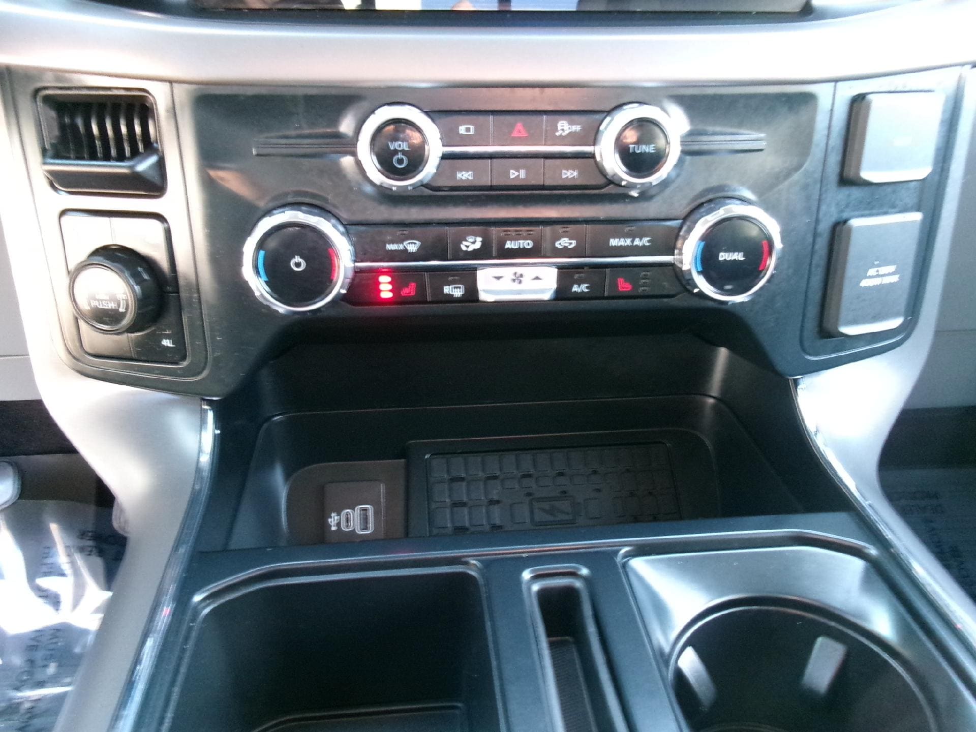 2025 Ford F-150 XLT - Photo 14