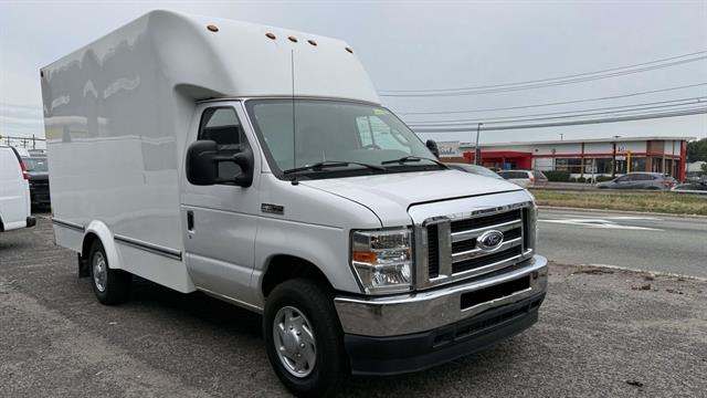2022 Ford E-Series SRW E-350 Super Duty 138 in WB's photo