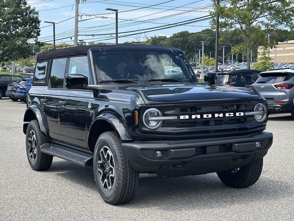 New 2026 Ford Bronco Outer Banks SUV