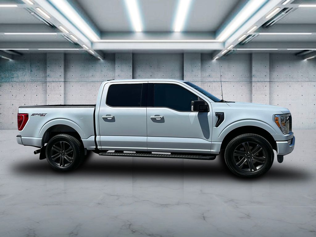 2022 Ford F-150 XLT photo 3