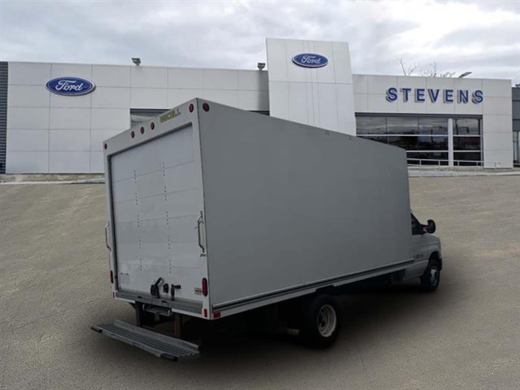 Used 2024 Ford E-Series Cutaway E-450 SD