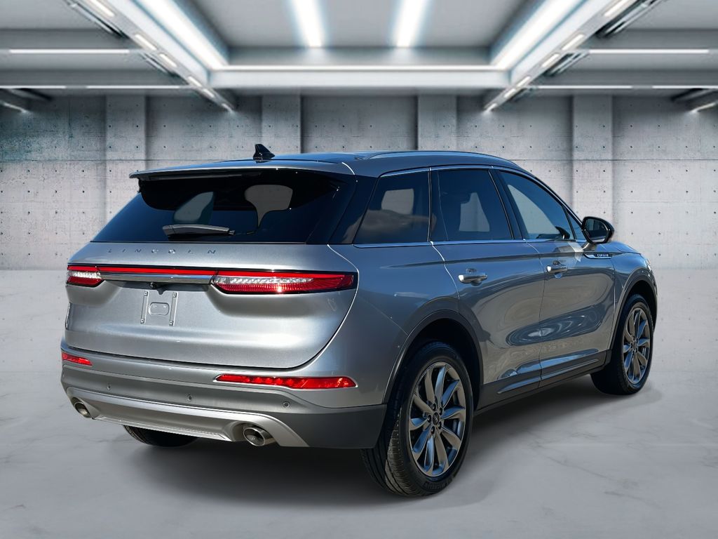 2022 Lincoln Corsair Standard photo 3