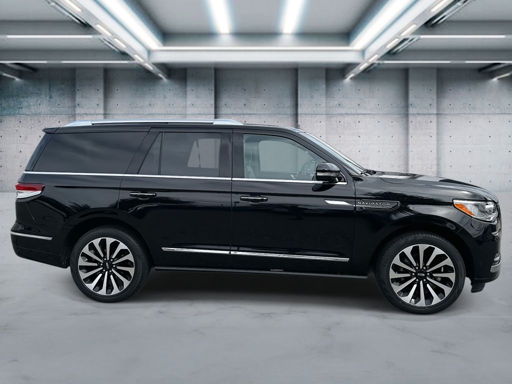 2022 Lincoln Navigator Reserve photo 3