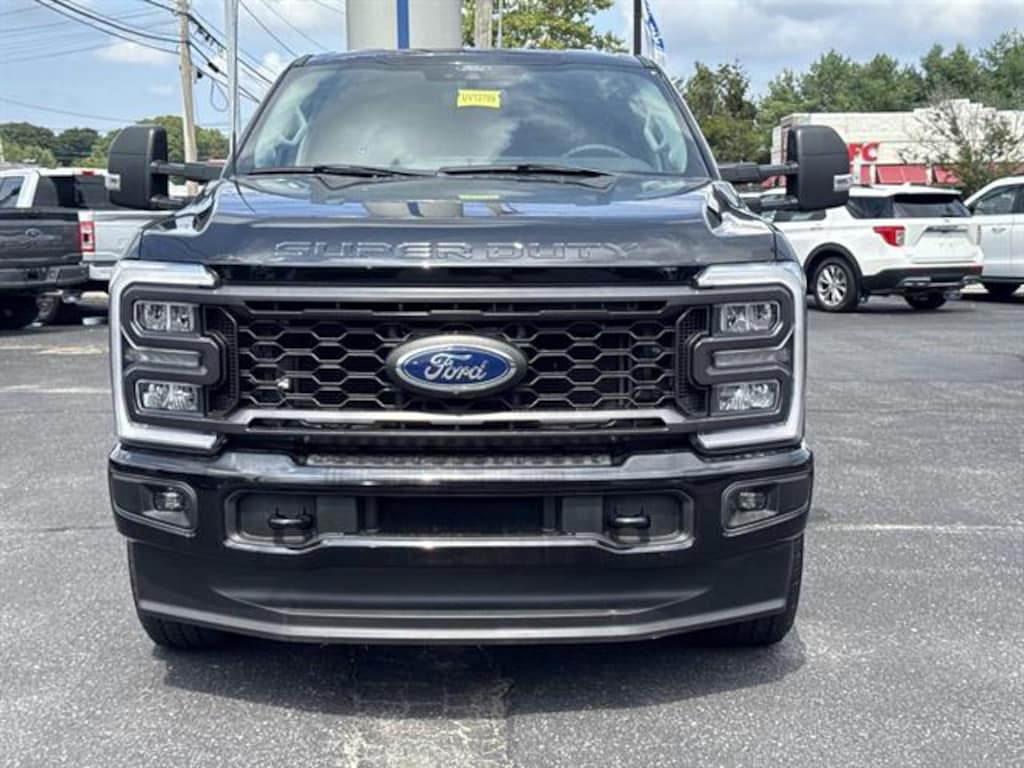 Used 2024 Ford Super Duty F-350 SRW XLT