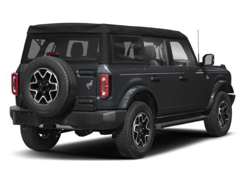 2025 Ford Bronco Outer Banks photo 2