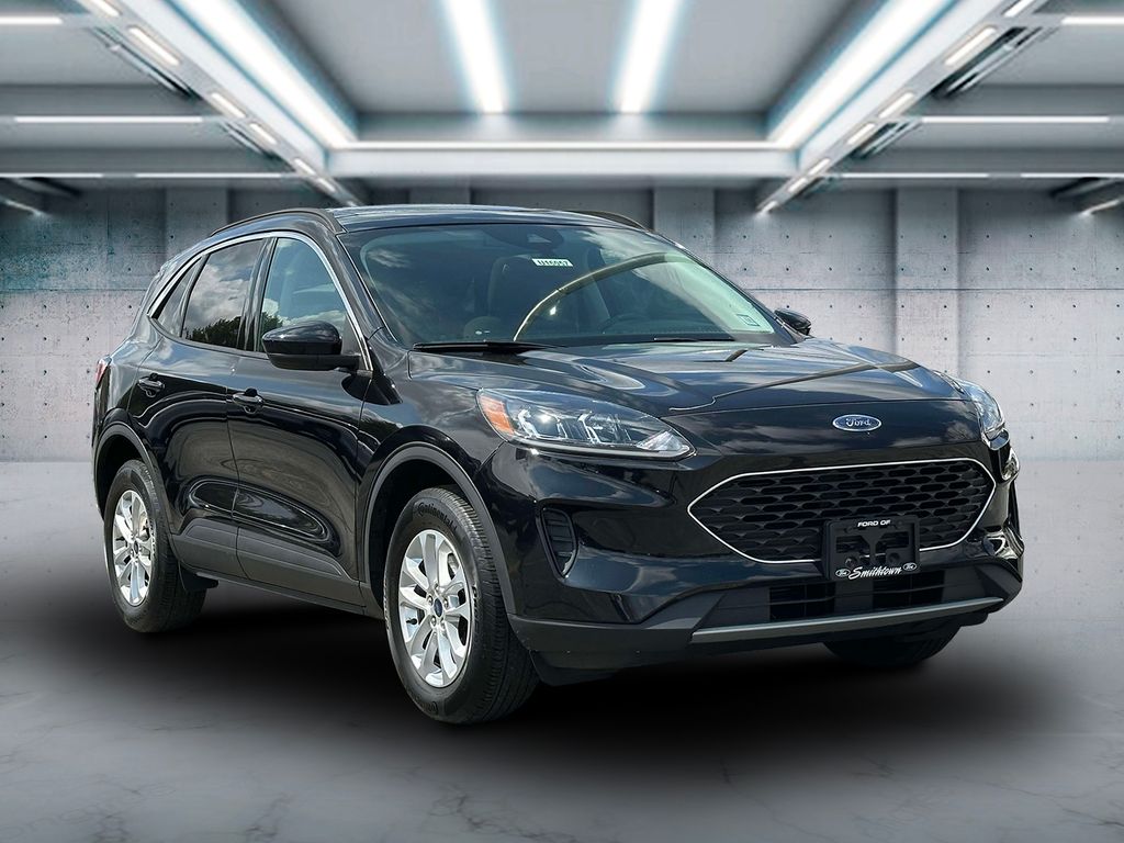Used 2021 Ford Escape SE with VIN 1FMCU9G67MUB15317 for sale in Saint James, NY