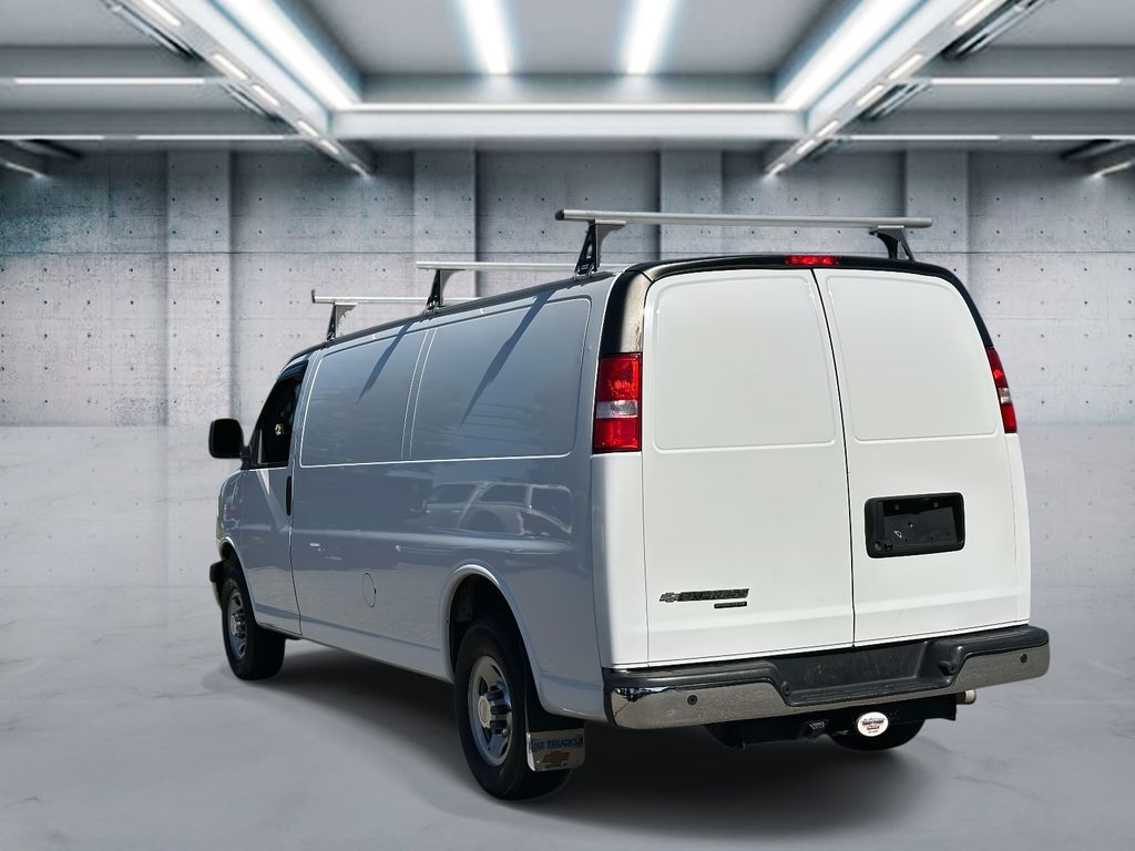 2016 Chevrolet Express 3500 Work Cargo Van photo 3
