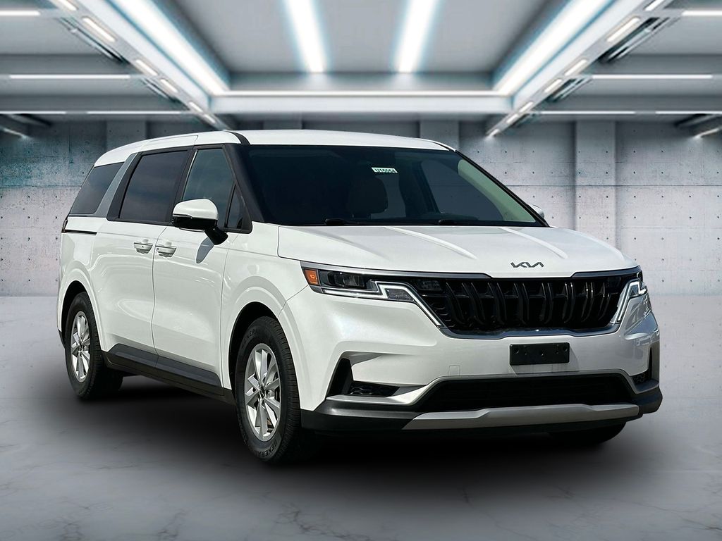 Used 2022 Kia Carnival LX Seat Pkg with VIN KNDNB4H31N6131934 for sale in Saint James, NY