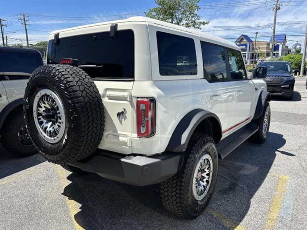 New 2026 Ford Bronco Outer Banks SUV