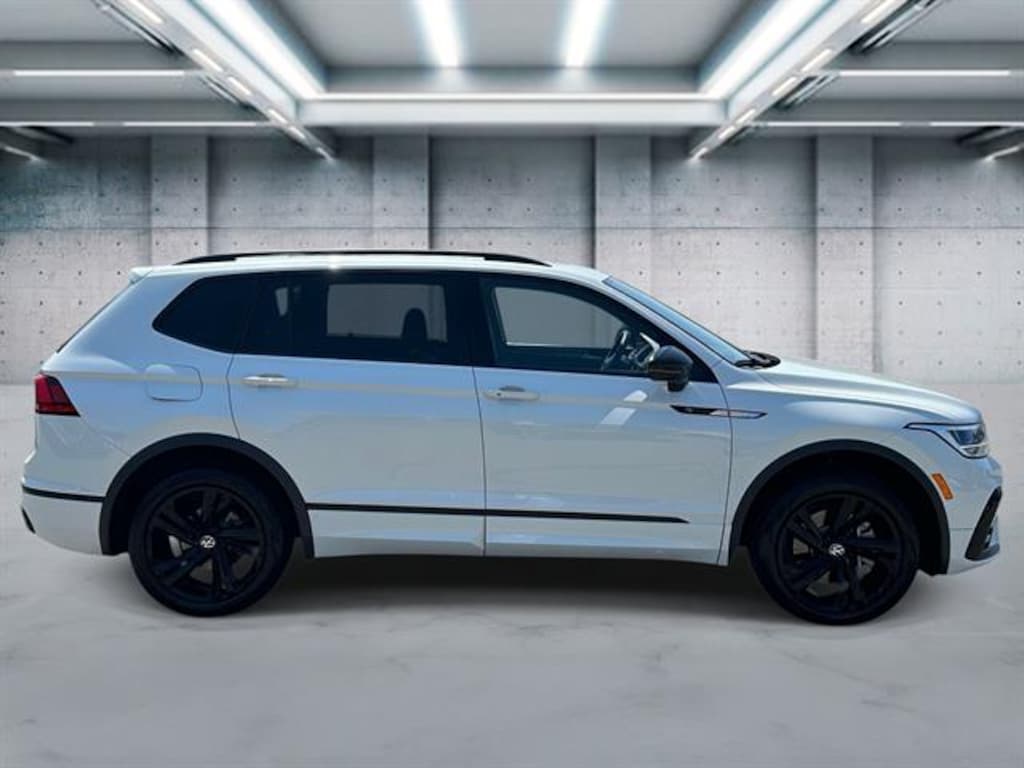 Used 2024 Volkswagen Tiguan SE R-Line Black 4motion