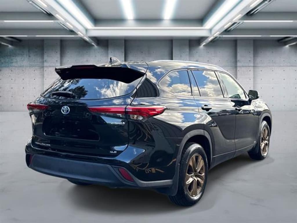 Used 2022 Toyota Highlander Bronze Edition