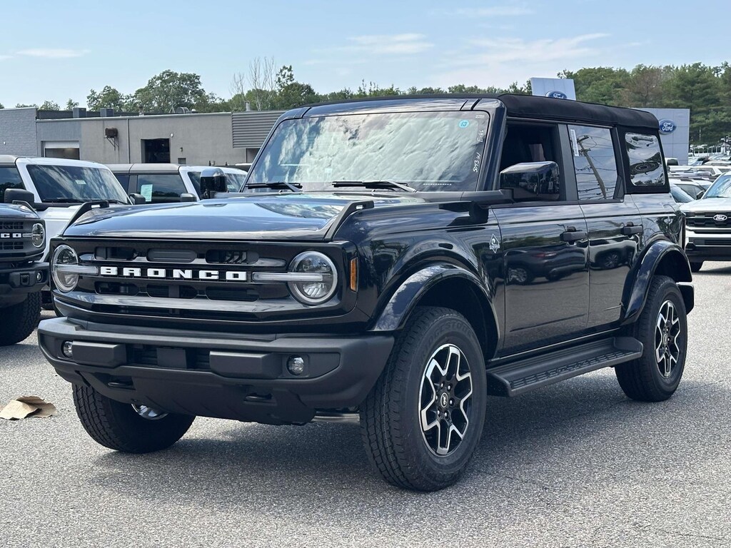 New 2026 Ford Bronco Outer Banks SUV