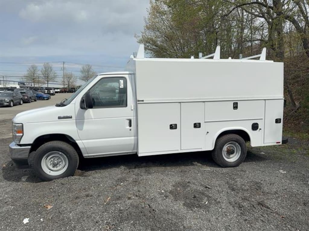 New 2026 Ford E-Series Cutaway E-350 SRW 138 WB