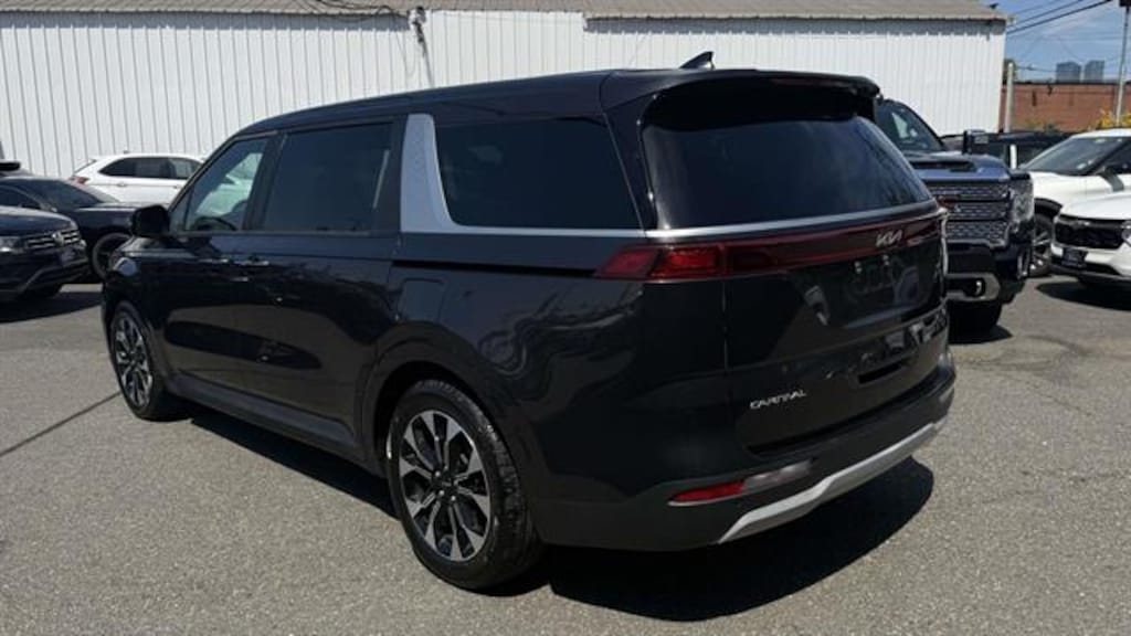 Certified 2023 Kia Carnival EX+