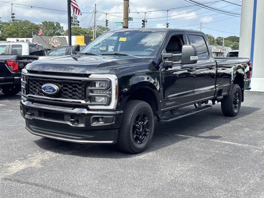 Used 2024 Ford Super Duty F-350 SRW XLT