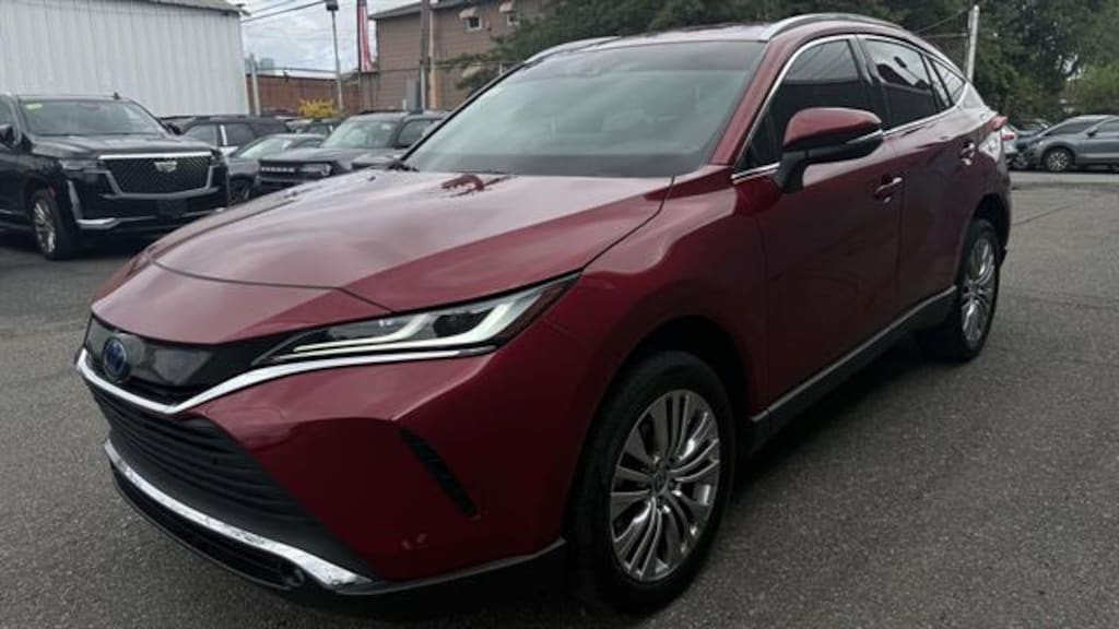 Certified 2023 Toyota Venza XLE