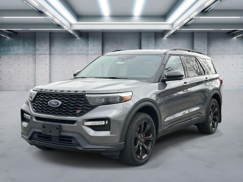 2022 Ford Explorer ST's photo