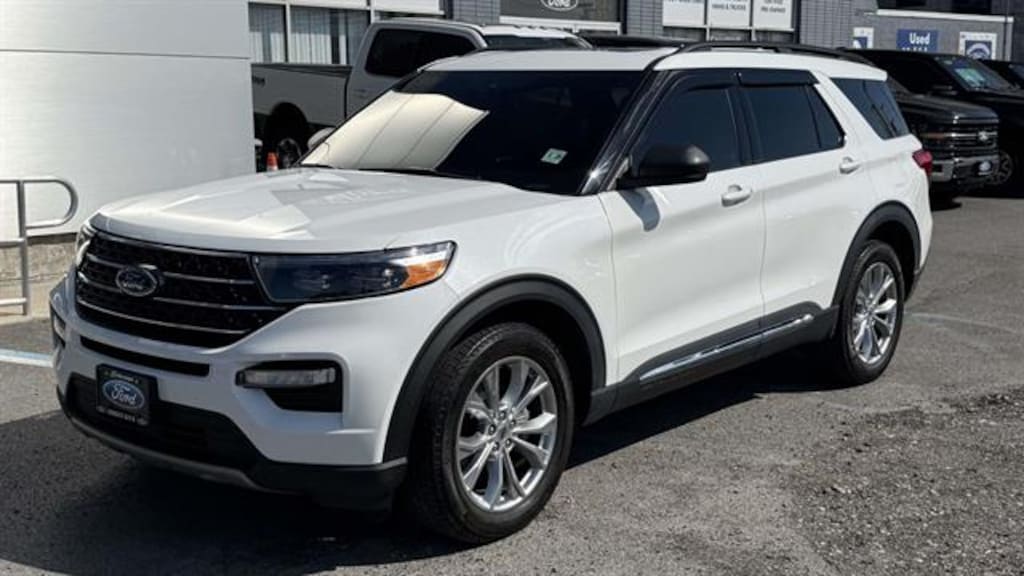 Used 2024 Ford Explorer XLT