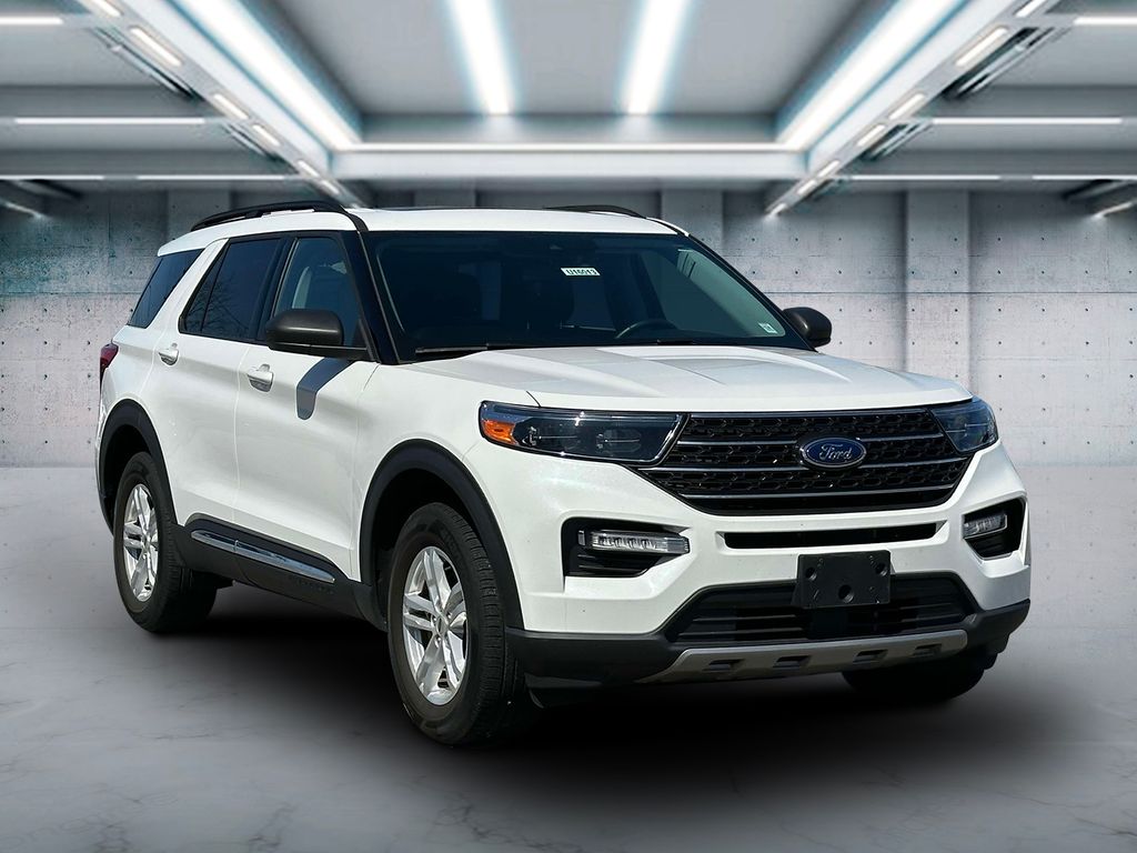 Used 2022 Ford Explorer XLT with VIN 1FMSK8DH4NGA10932 for sale in Saint James, NY