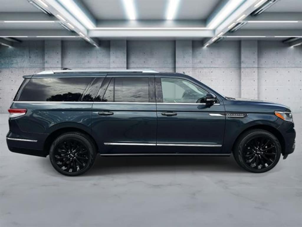 Used 2022 Lincoln Navigator L Reserve