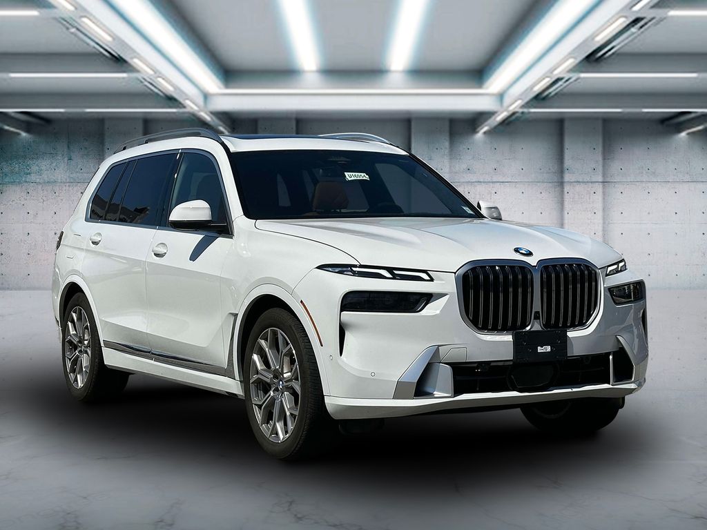 Used 2024 BMW X7 40i with VIN 5UX23EM01R9U89846 for sale in Saint James, NY
