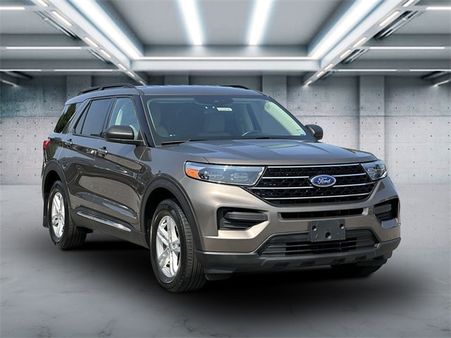 Used 2021 Ford Explorer XLT with VIN 1FMSK8DH1MGA74926 for sale in Saint James, NY