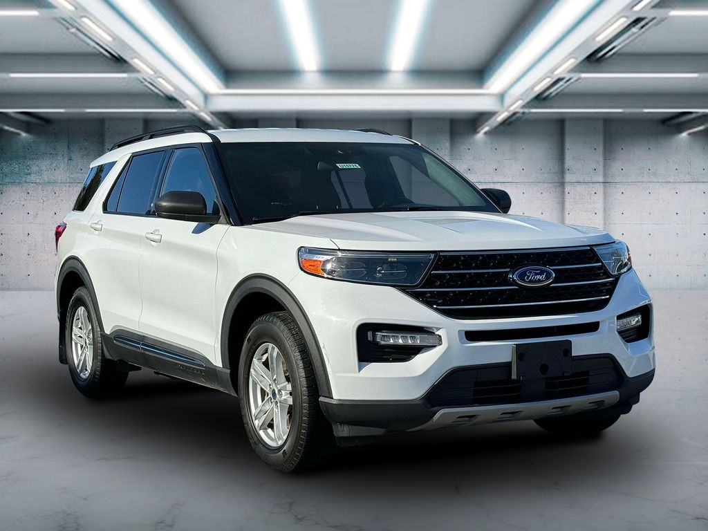 Used 2020 Ford Explorer XLT with VIN 1FMSK8DH0LGA99637 for sale in Saint James, NY