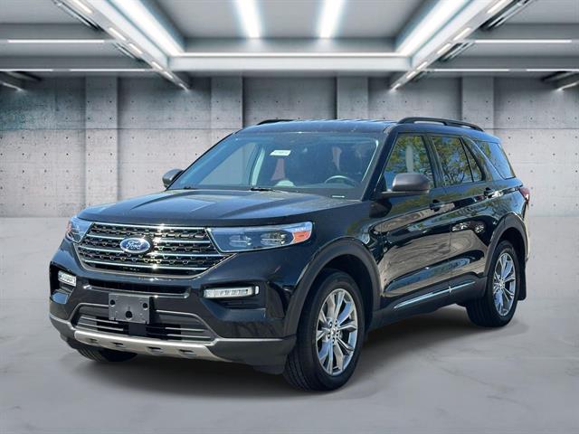 2023 Ford Explorer XLT 4WD's photo