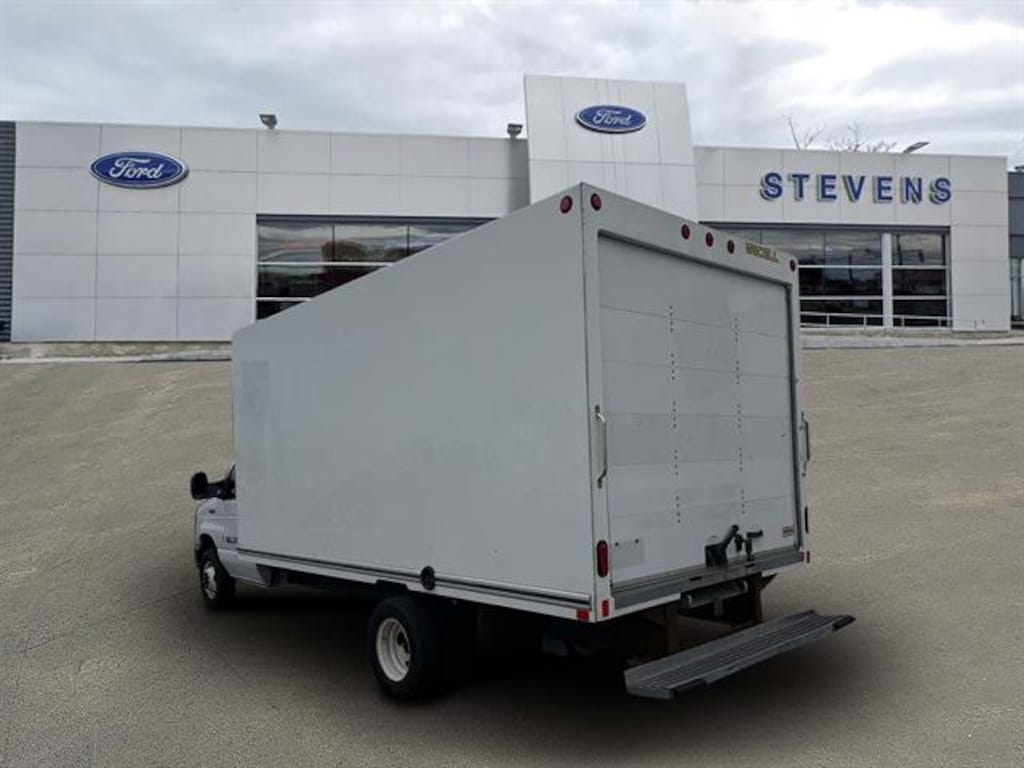 Used 2024 Ford E-Series Cutaway E-450 SD