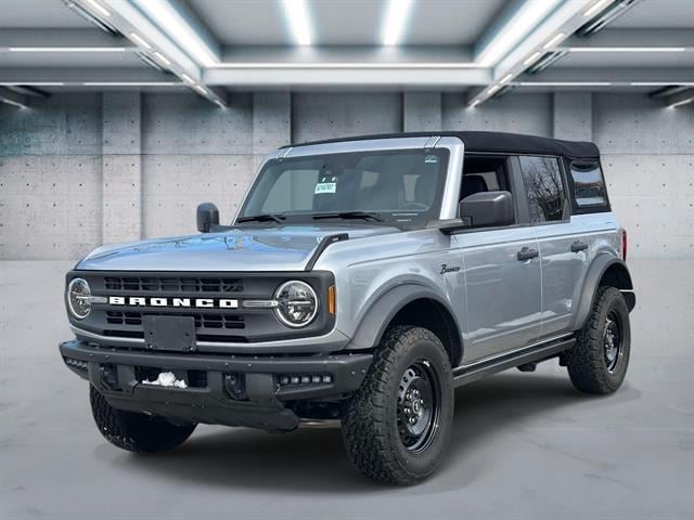 2023 Ford Bronco Black Diamond 4x4's photo