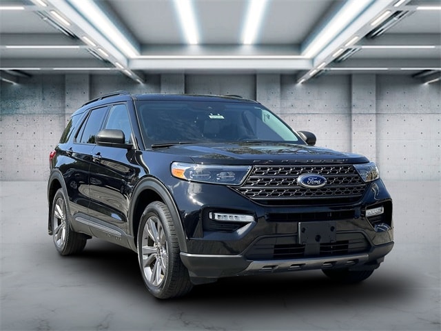 Used 2021 Ford Explorer XLT with VIN 1FMSK8DHXMGC03522 for sale in Saint James, NY