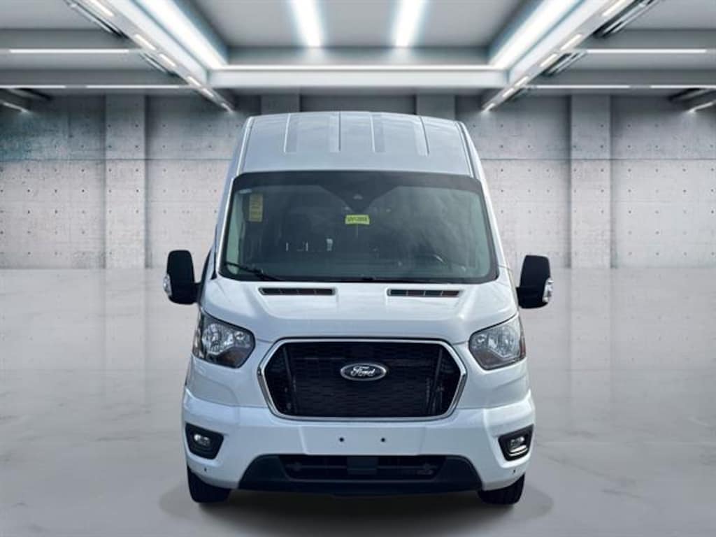 Used 2025 Ford Transit Passenger Wagon 350 XLT