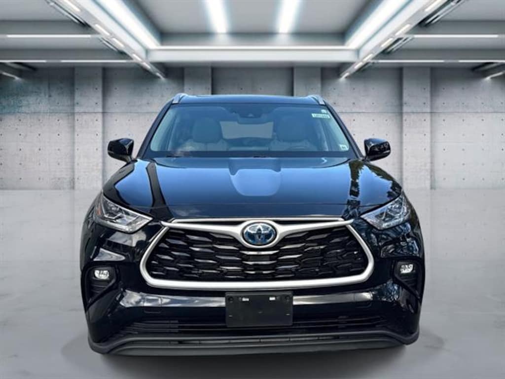 Used 2022 Toyota Highlander Bronze Edition
