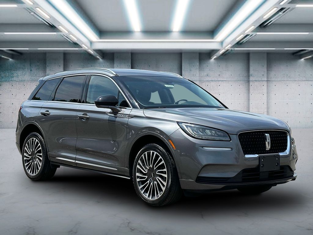 2021 Lincoln Corsair Standard photo 2