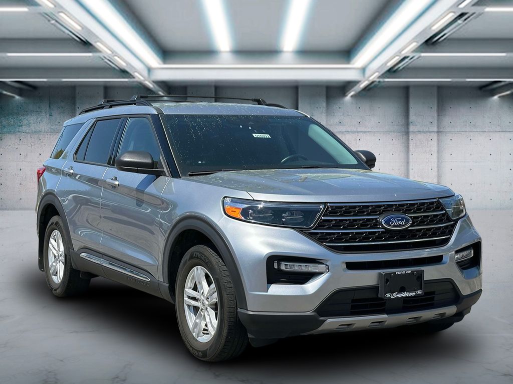2022 Ford Explorer XLT photo 2