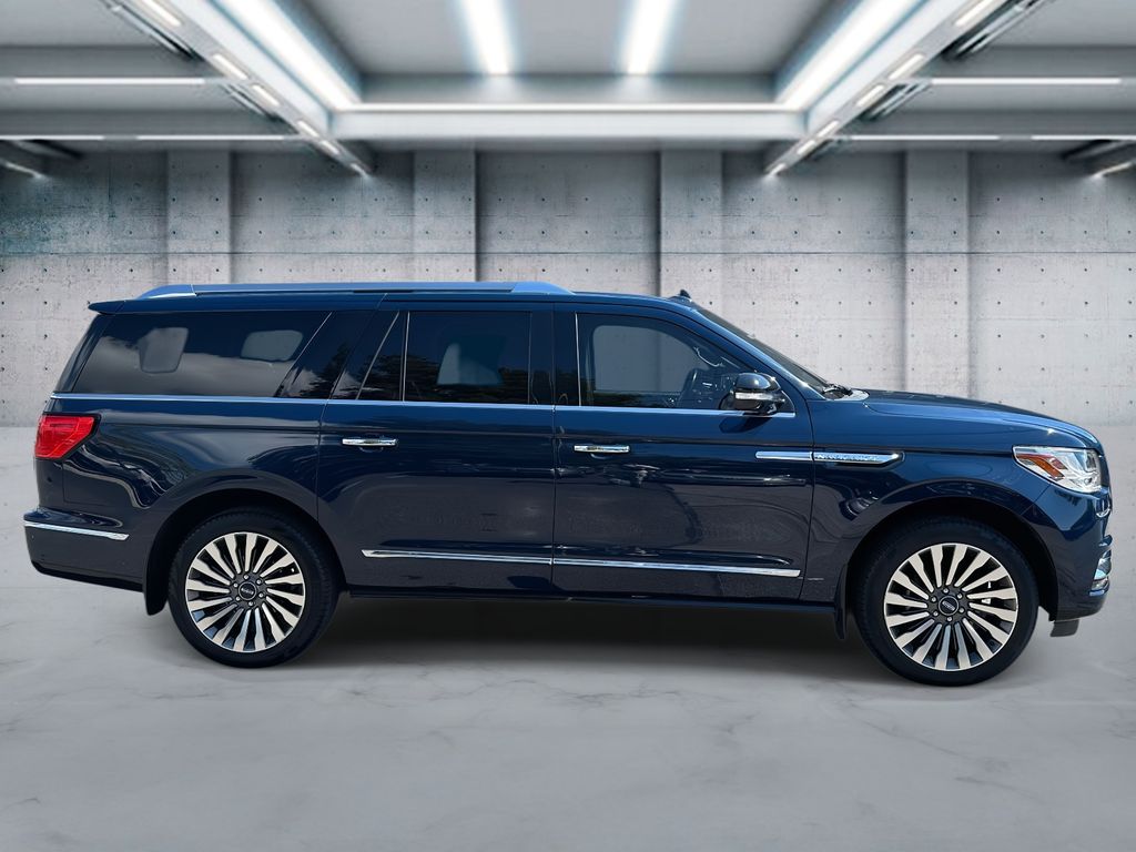 2019 Lincoln Navigator L Reserve photo 3