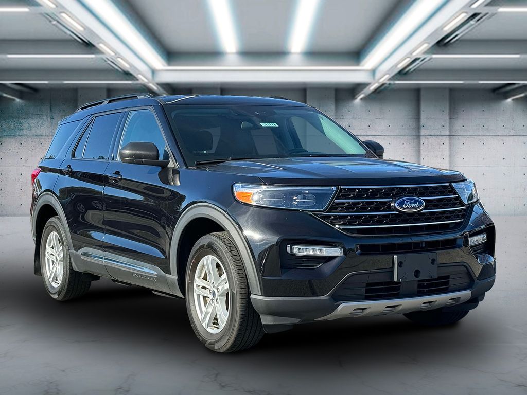 Used 2021 Ford Explorer XLT with VIN 1FMSK8DH7MGC14042 for sale in Saint James, NY