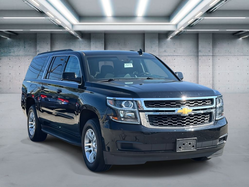 2019 Chevrolet Suburban LT photo 2