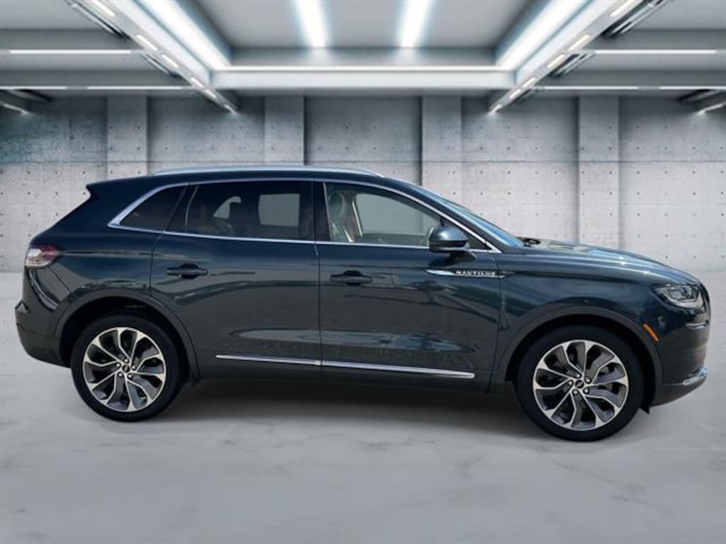 Used 2022 Lincoln Nautilus Reserve