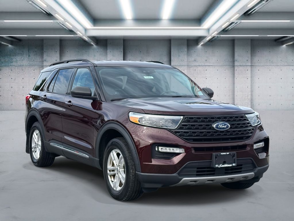 2022 Ford Explorer XLT photo 2